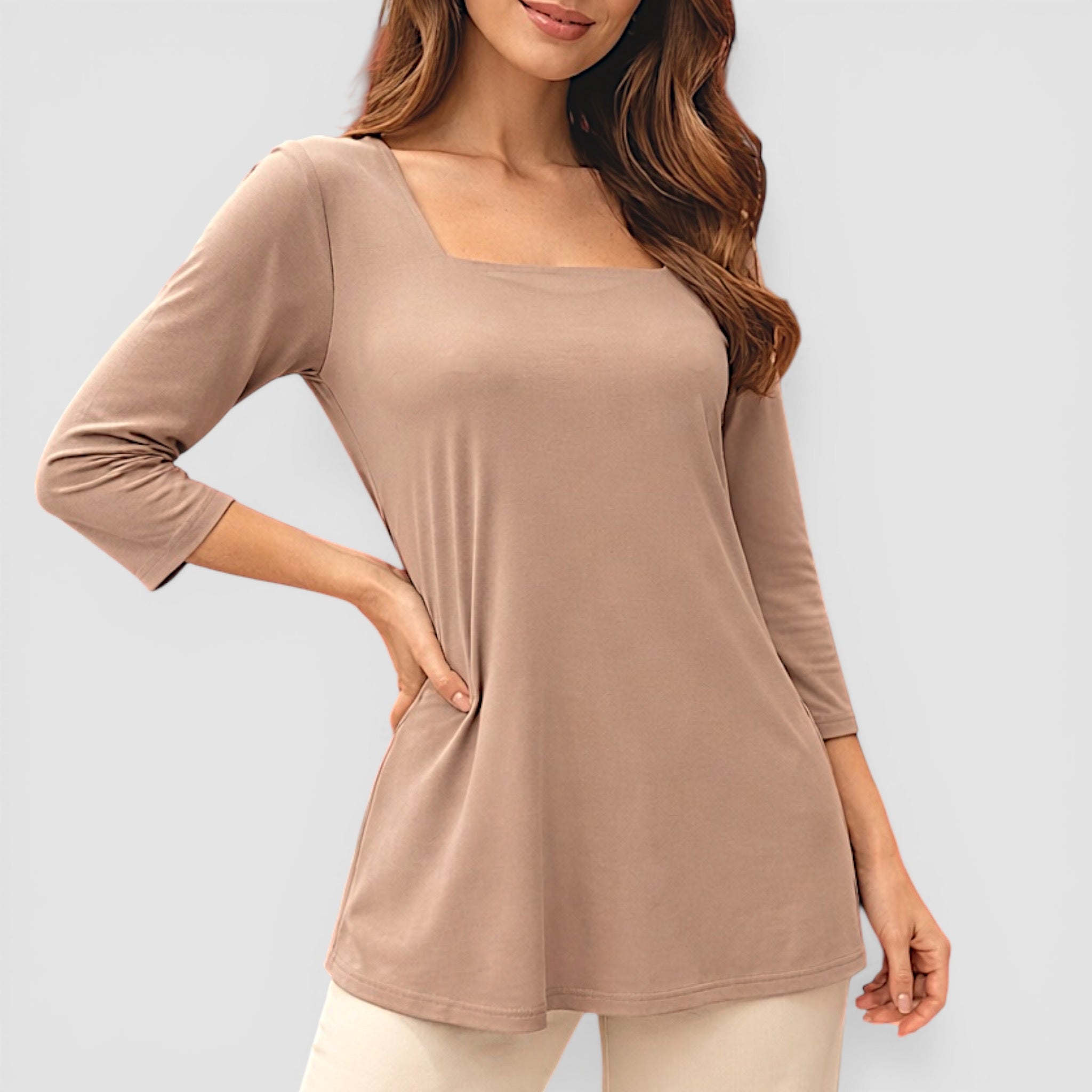 BLUSA SCOLLO QUADRATO