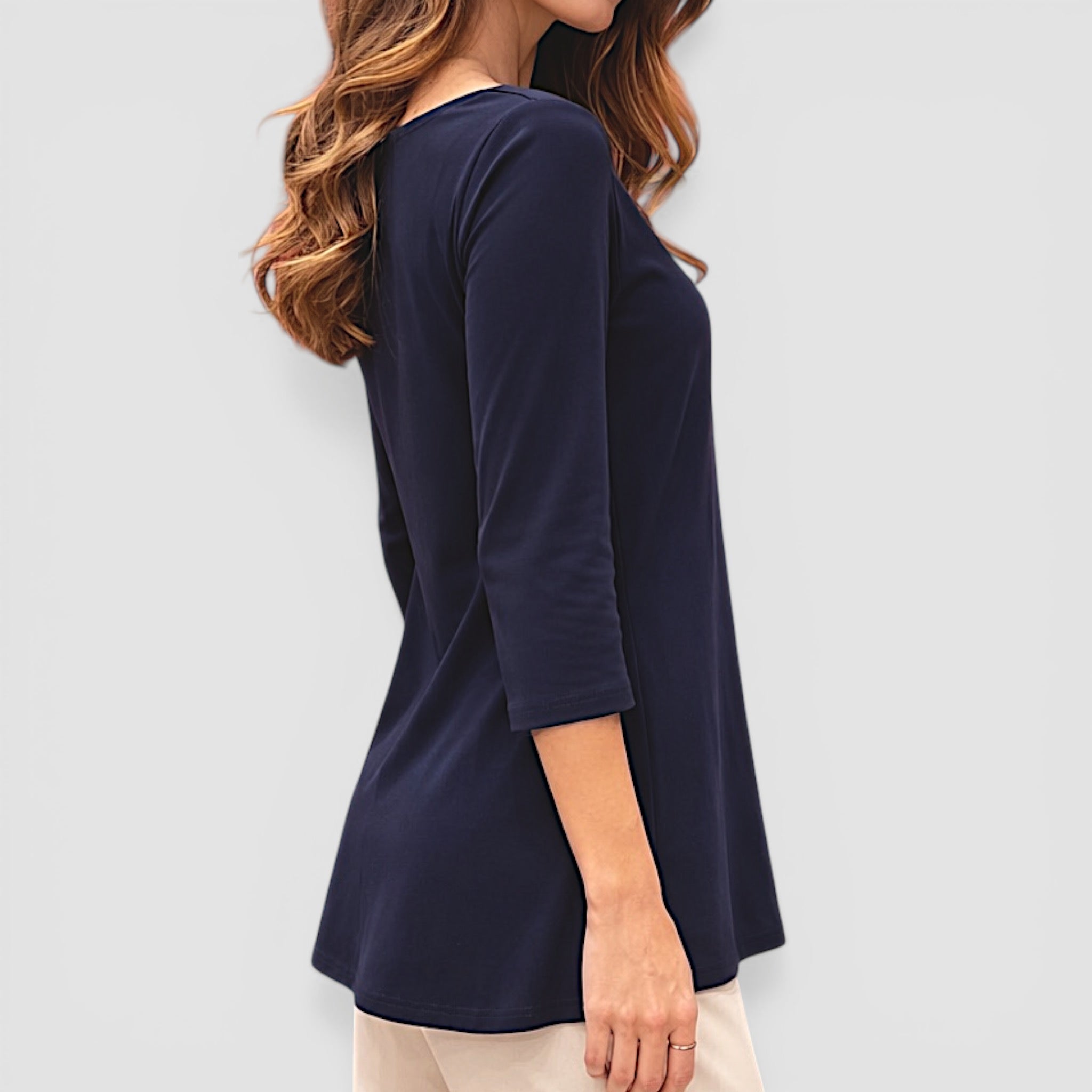 BLUSA SCOLLO QUADRATO