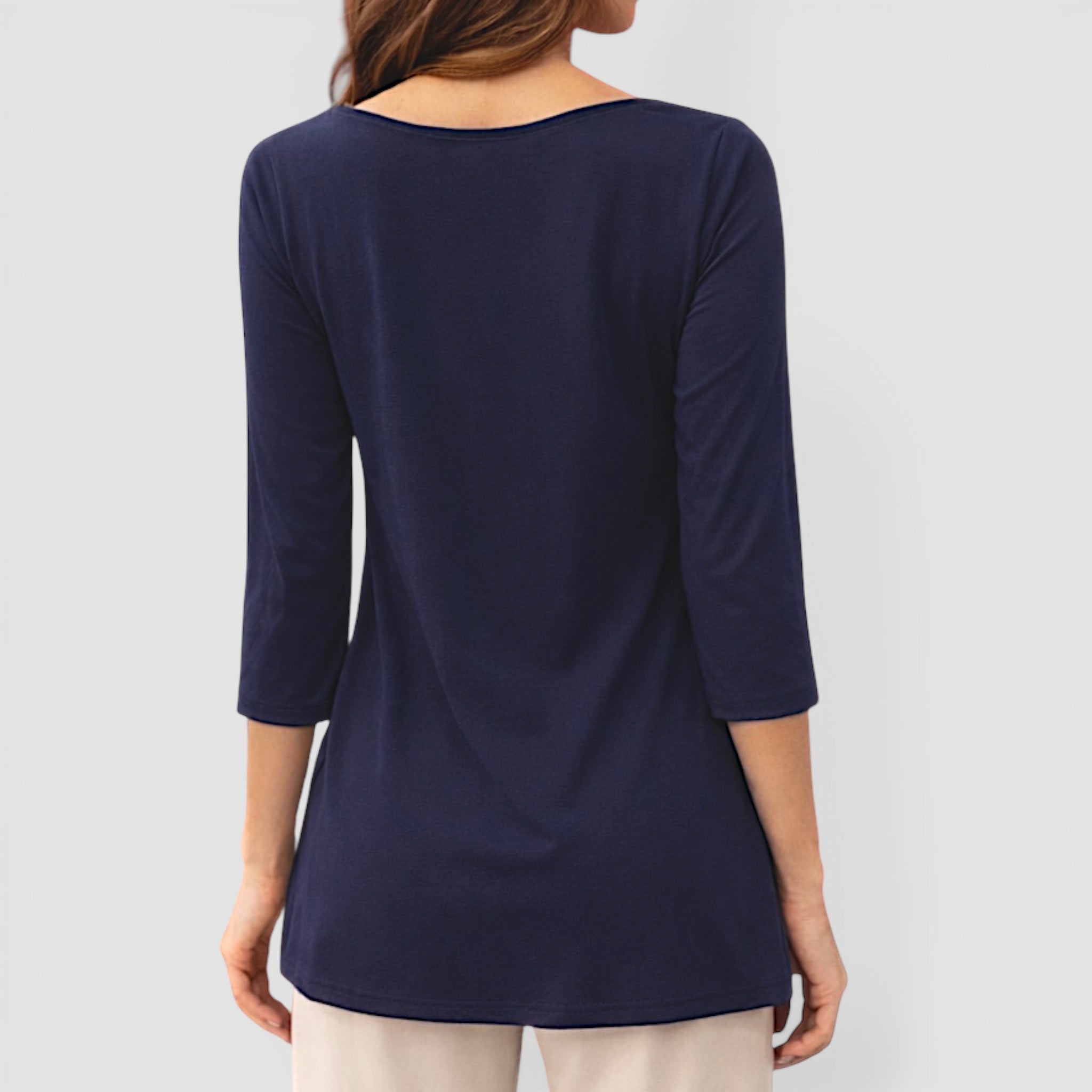 BLUSA SCOLLO QUADRATO